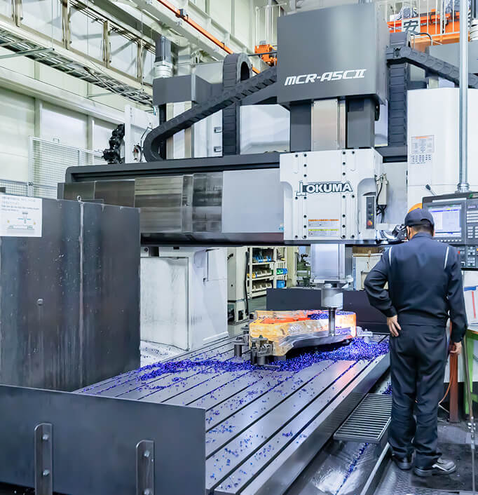 5面加工機の写真